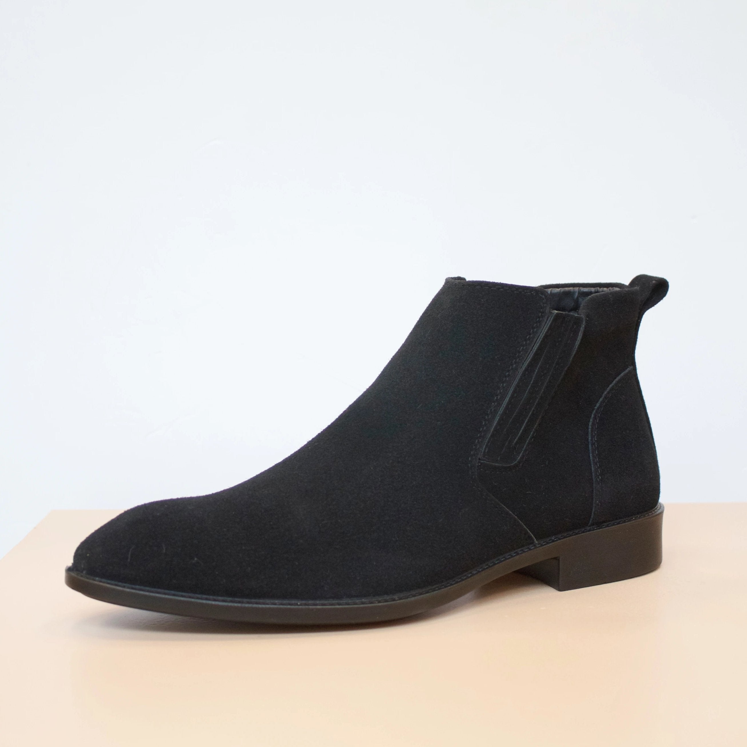 LEXUS Unisex Black Chelsea Boots – Collection & Co